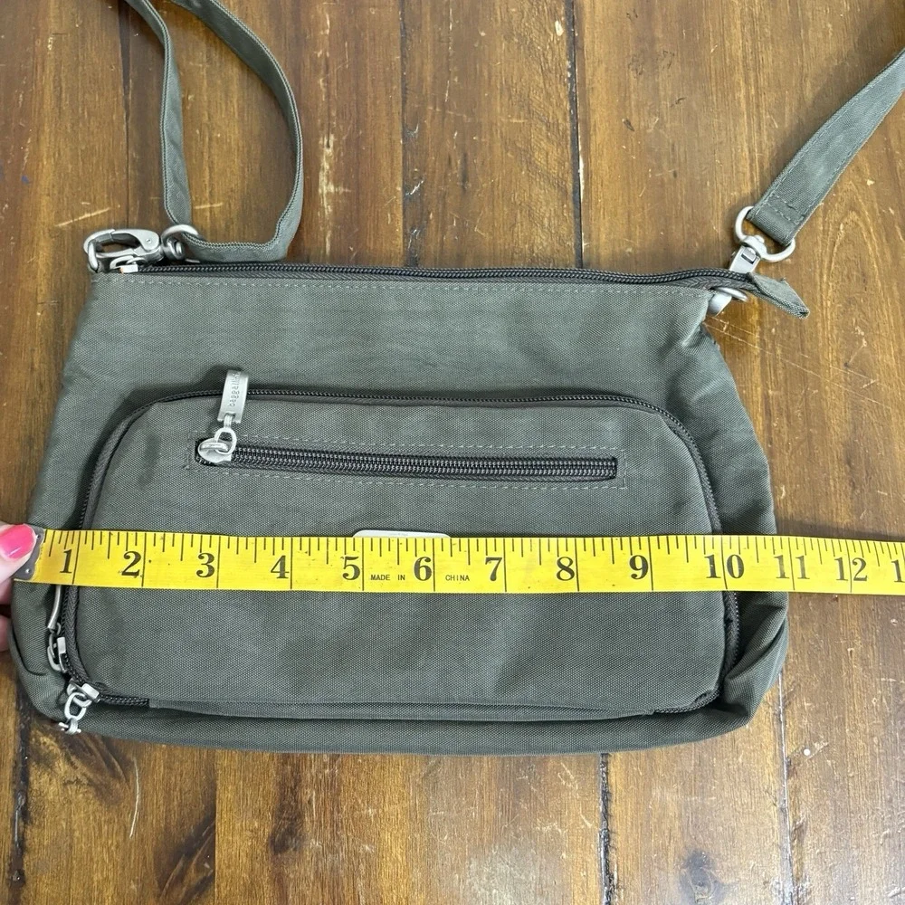 Baggallini Original Everyday Crossbody Purse Travel Bag Olive Green Orange Liner